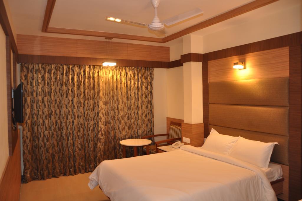 Hotel Sms Grand Inn Vellore Room photo